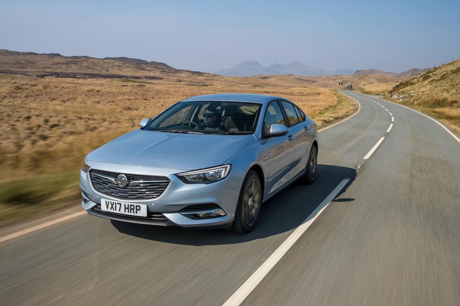  Vauxhall Insignia Grand Sport Turbo 2017 года  (фото 1 из 30)